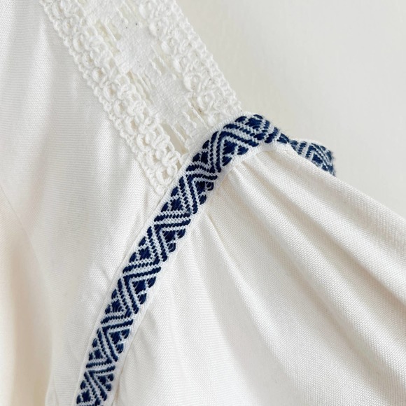 Romeo + Juliet Couture Cold Shoulder cover up tunic mini dress Split Neck Fringe - Picture 5 of 13